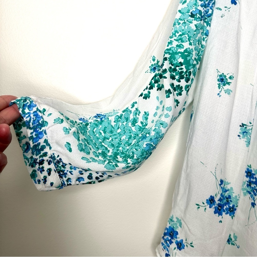 Lucky Brand Blue Green and White Relaxed Floral Tunic Top Size 1X - Picture 5 of 8